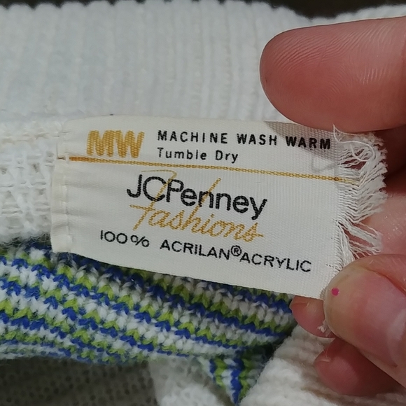 Vintage Cream Scallop Cape - Picture 11 of 13